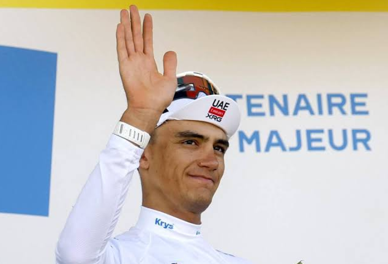 Isaac del Toro mantiene su maillot blanco y se acerca al podio en el Tour de Francia 2026 tras un séptimo lugar en Alpe d’Huez